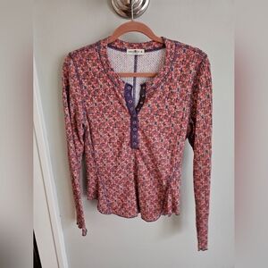 GUC Natural Life Women's Floral Reagan Thermal Henley Size Medium